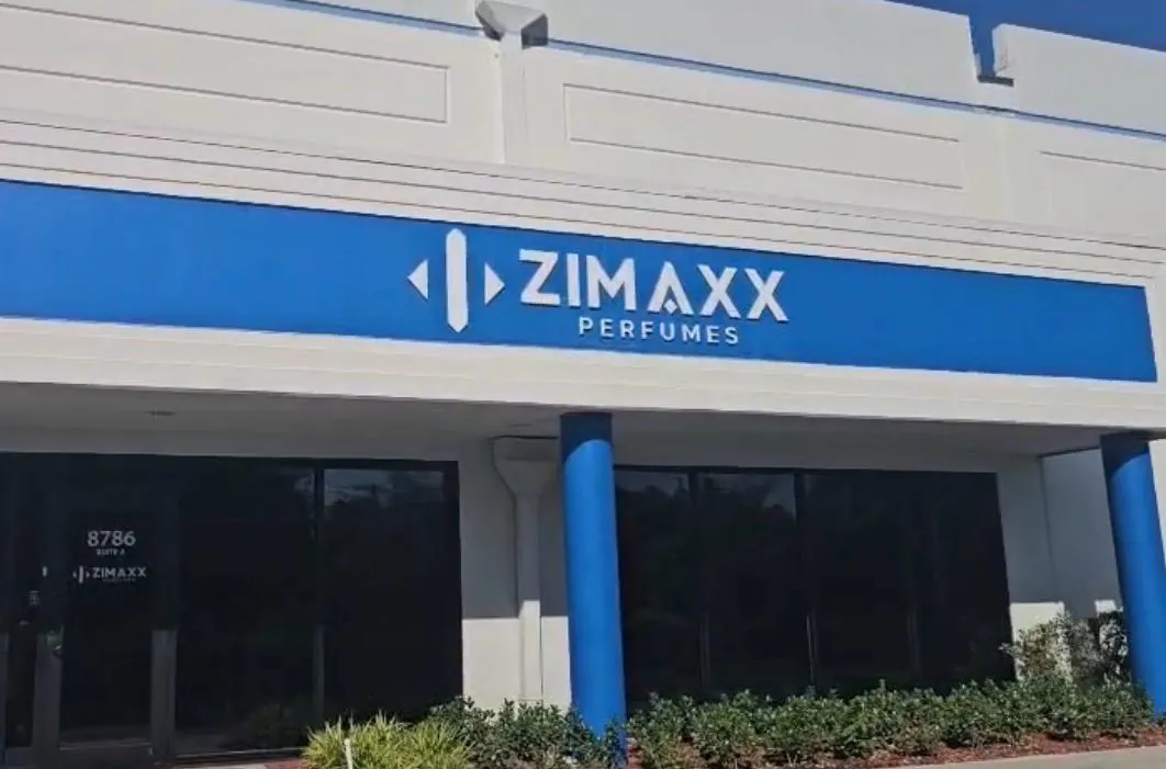Zimaxx Perfumes building sign with dimensional letters and logo in Miami
